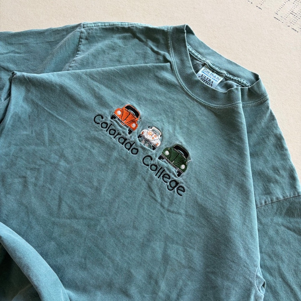 Y2K Gildan Colorado College T-shirt
